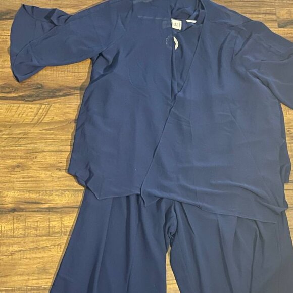 SOLD          Hanna Nikole Plus Size Mother of the Bride Navy Pant Suit Size 22W - Picture 16 of 16